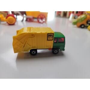 Matchbox MB36 Superfast 1979 Refuse State City Garbage Truck Green Cab
